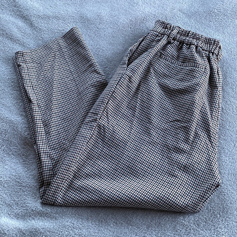 Neutral plaid pants, great condition, ADORABLE